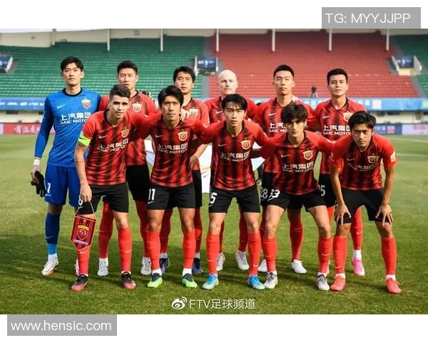 深入分析上海足球队的运营策略与发展模式探讨